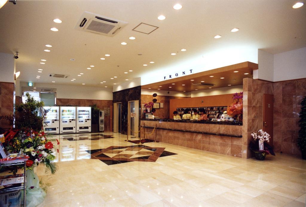 Toyoko Inn Okinawa Naha Asahibashi Ekimae Bagian luar foto