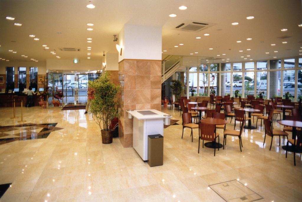 Toyoko Inn Okinawa Naha Asahibashi Ekimae Bagian luar foto